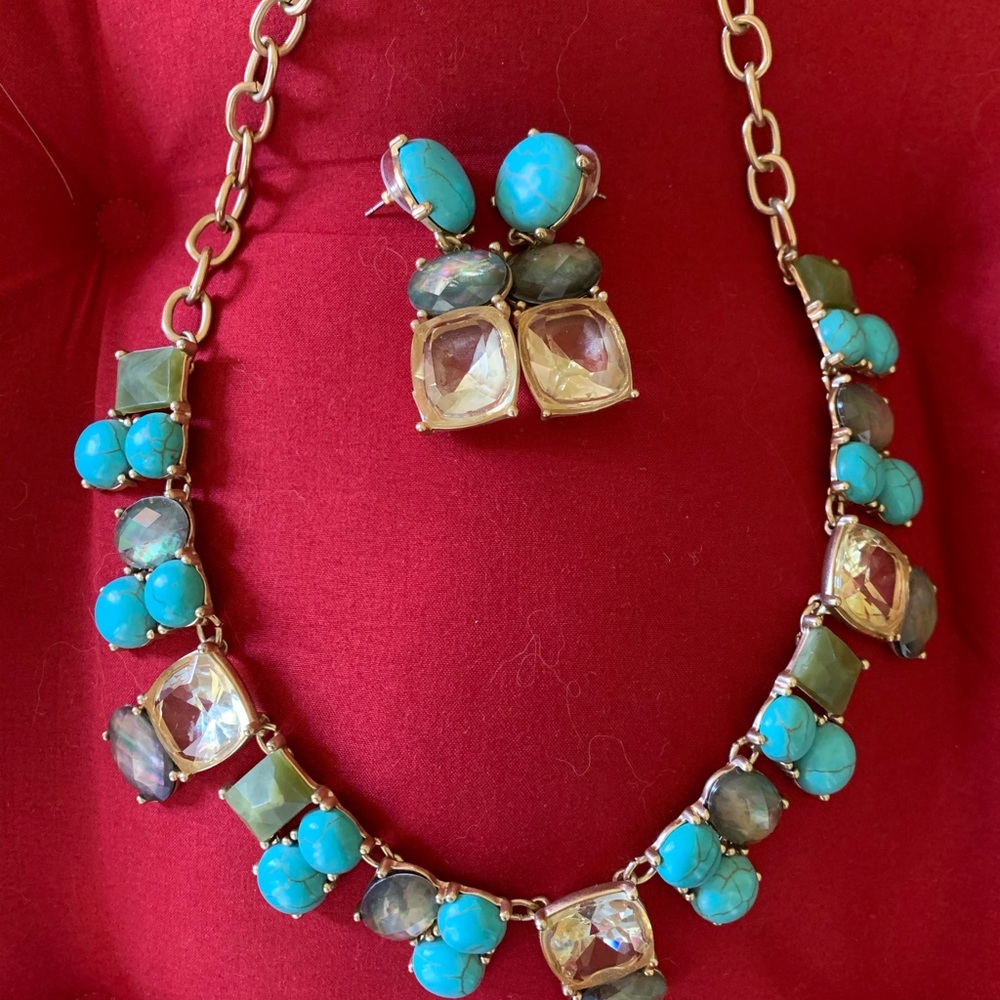 Turquoise necklace and earrings